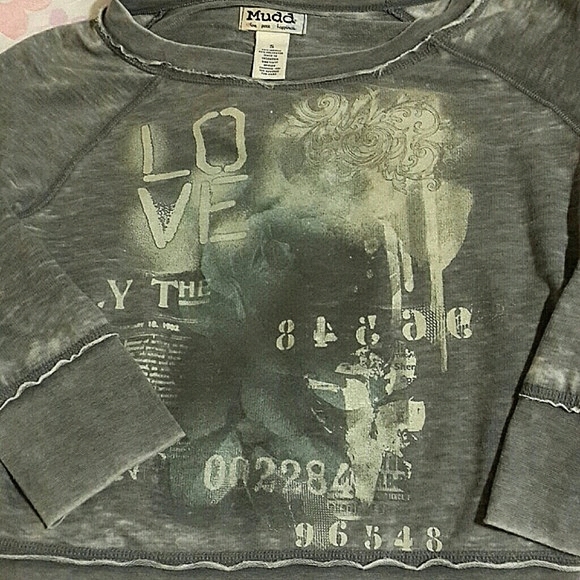 MUDD Soft Heather Gray Raw Edge Distressed Graphic Print Crop Light Sweater - Picture 10 of 14
